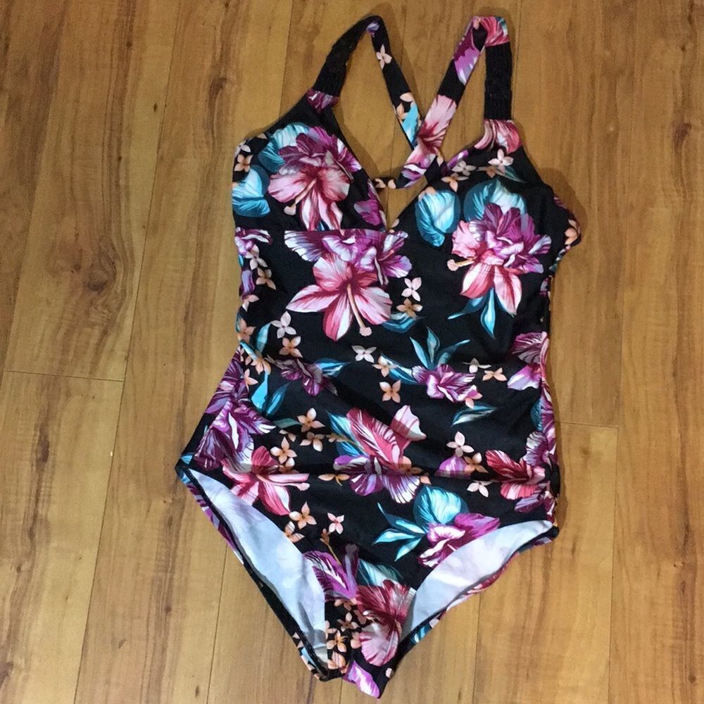 Merona Women’s Floral Macrame One Piece. M (e)